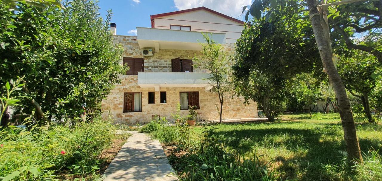 Xho'S Forest Guest House Μπεράτ Εξωτερικό φωτογραφία