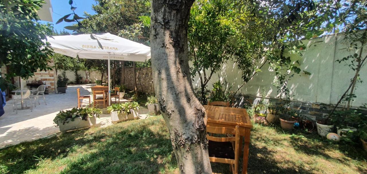 Xho'S Forest Guest House Μπεράτ Εξωτερικό φωτογραφία