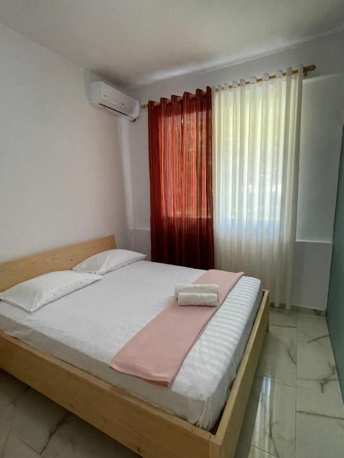 Xho'S Forest Guest House Μπεράτ Εξωτερικό φωτογραφία