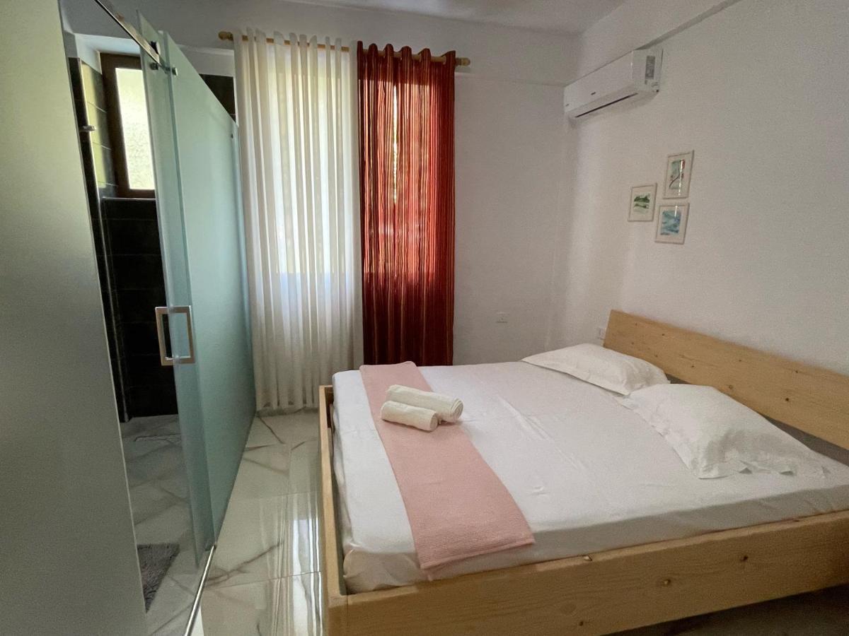 Xho'S Forest Guest House Μπεράτ Εξωτερικό φωτογραφία