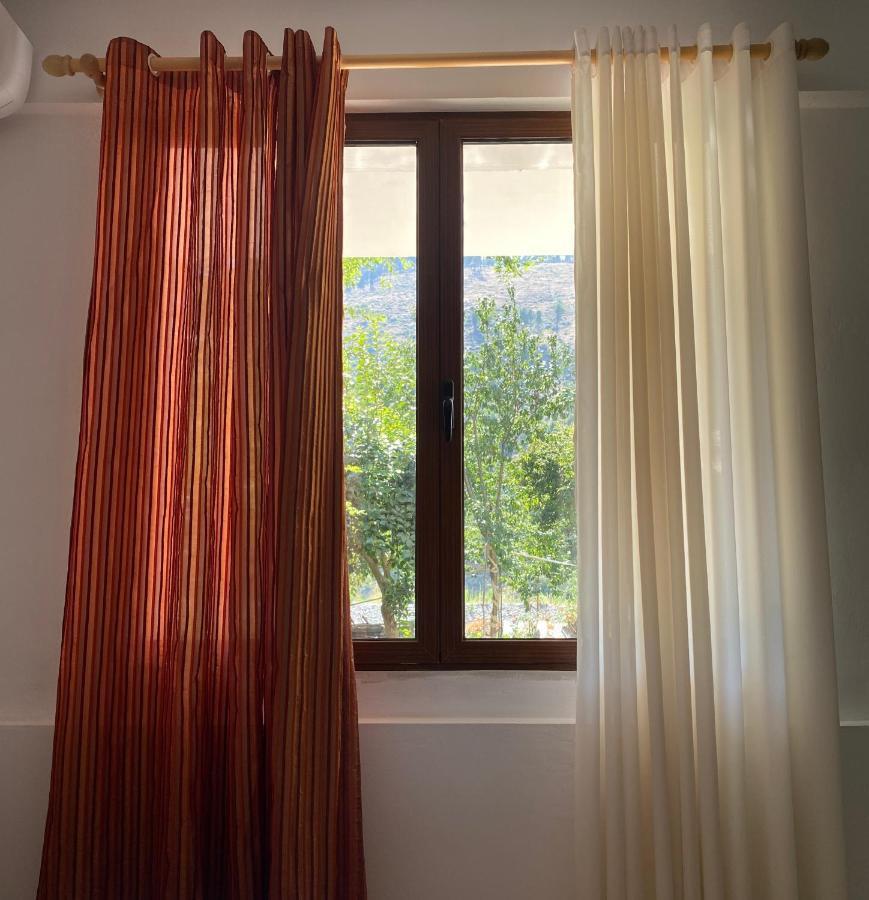 Xho'S Forest Guest House Μπεράτ Εξωτερικό φωτογραφία