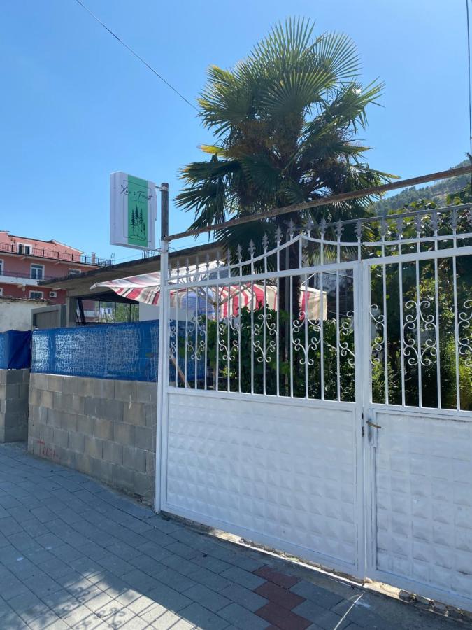 Xho'S Forest Guest House Μπεράτ Εξωτερικό φωτογραφία