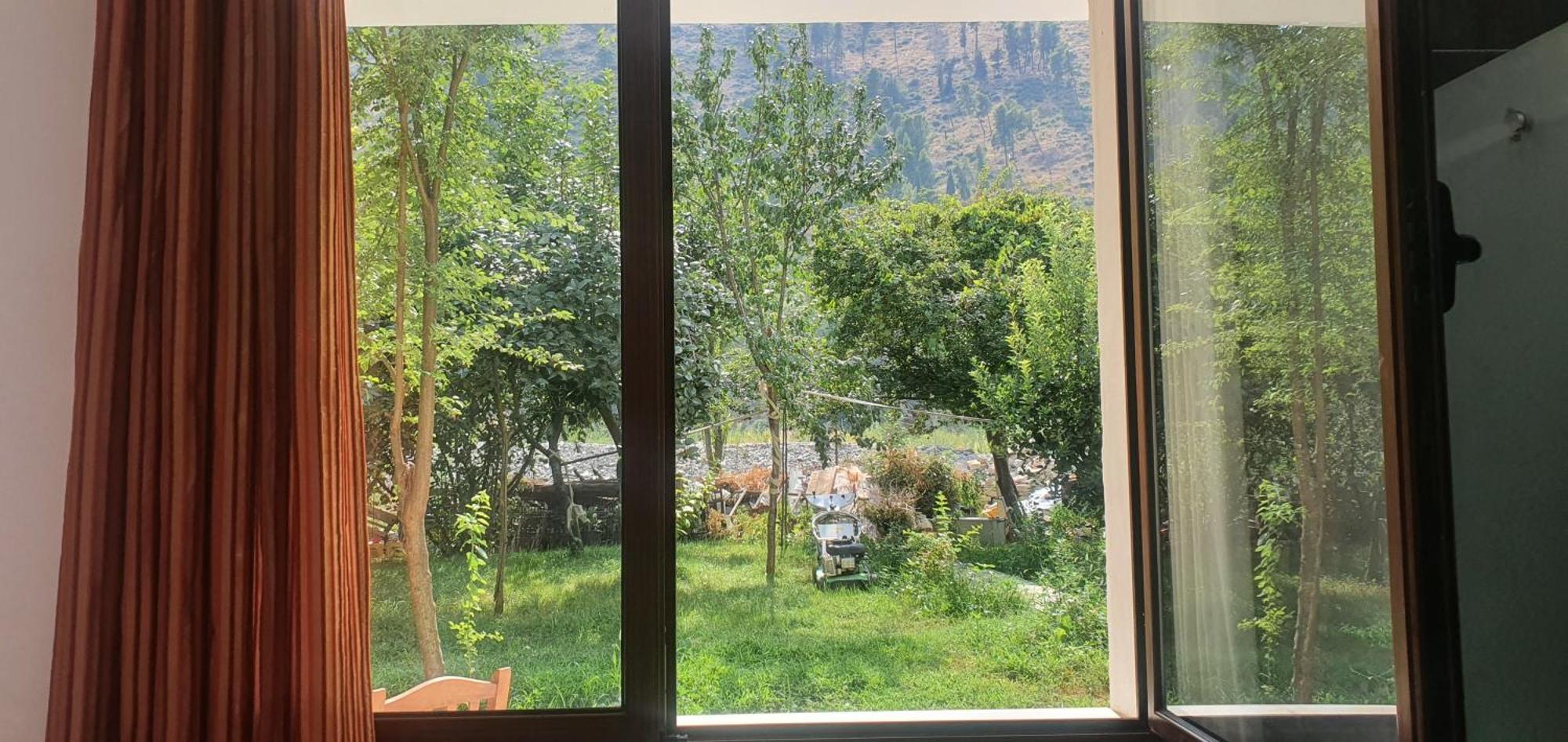 Xho'S Forest Guest House Μπεράτ Δωμάτιο φωτογραφία